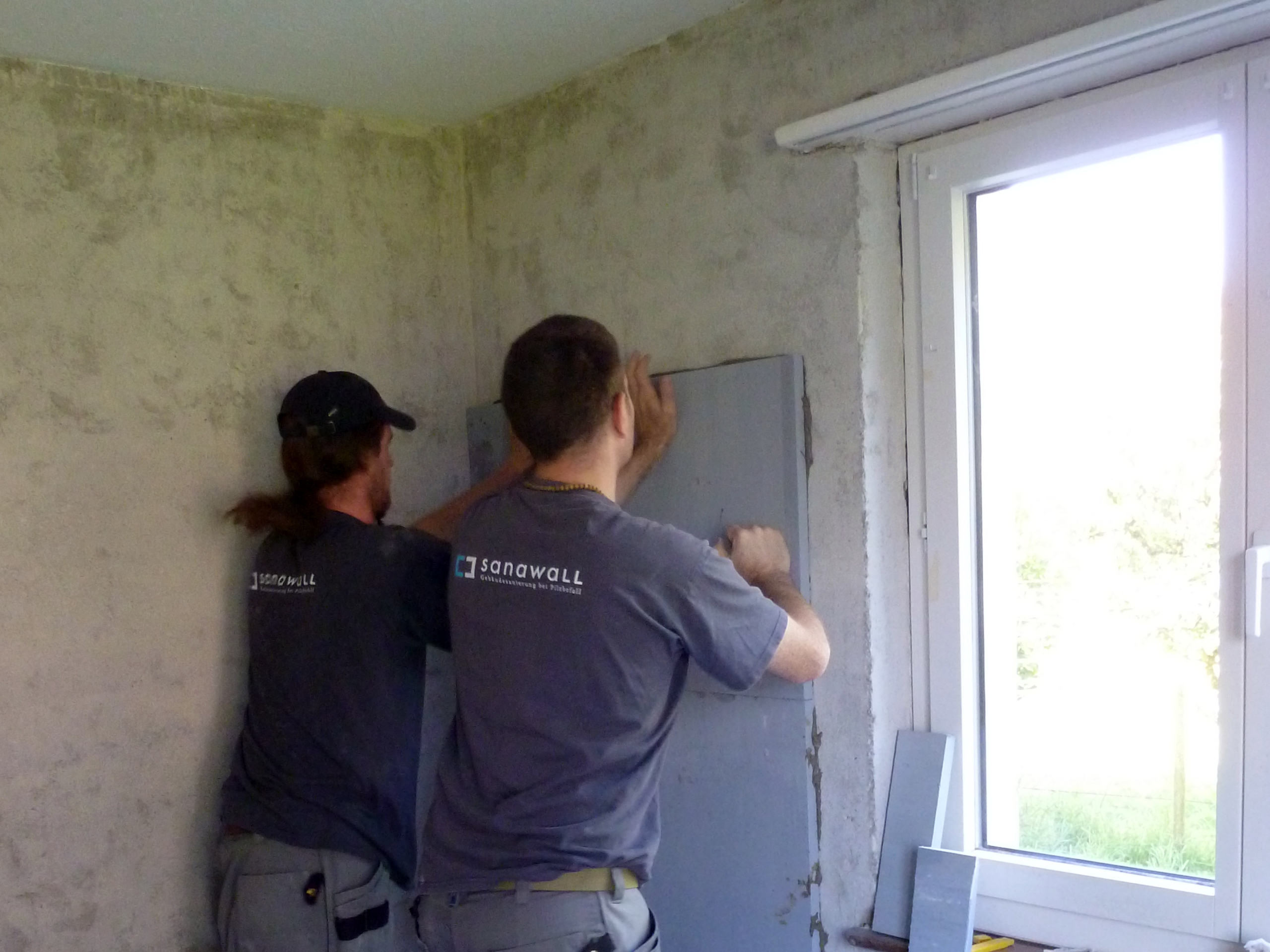 Klimaplatten verkleben nach Schimmelpilzsanierung